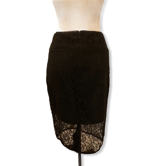 Guess |Lace overlay black skirt - Picture 2 of 3